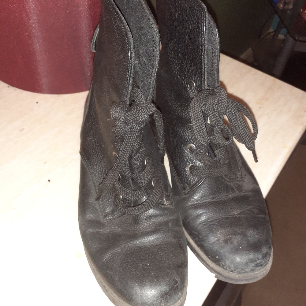 Boots - Picture 1 of 3